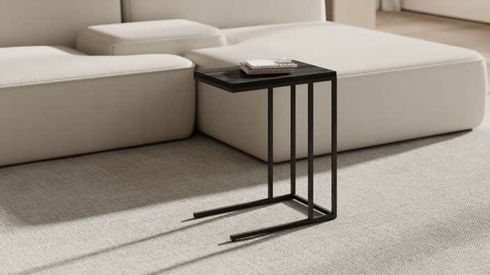 שולחן צד יוקרתי ומעוצב לצד הספה עץ שחור